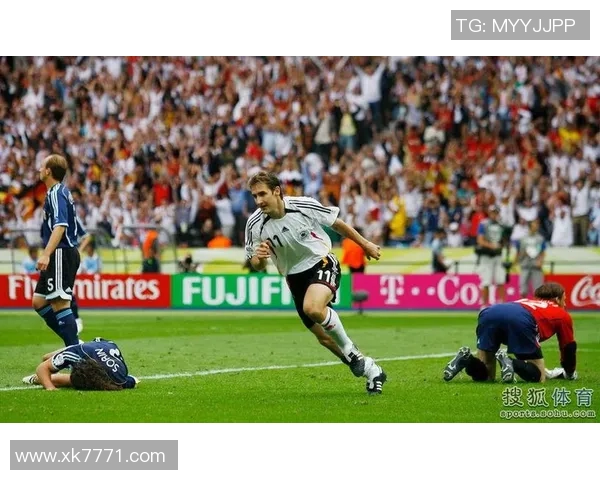 绿茵场巅峰对决足球球星炫目进球瞬间全景精彩回顾